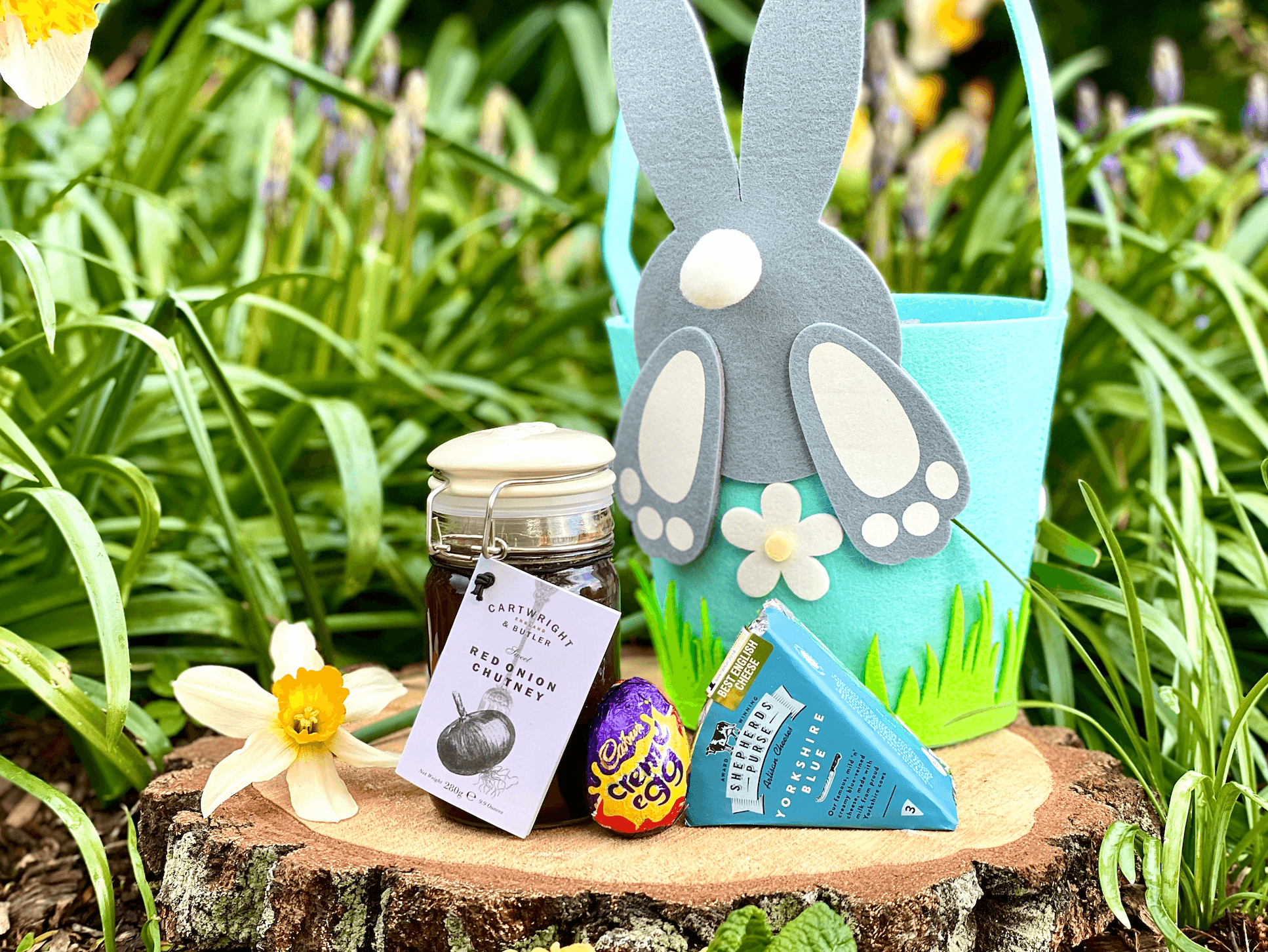 Blue Easter Bunny Cheese & Chocolate Gift Set 180g (cheese weight) - Celebration Cheeses